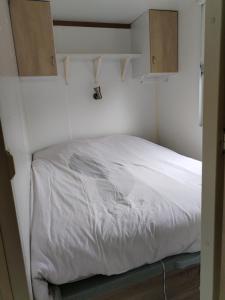 Postel nebo postele na pokoji v ubytování Mobil-home avec vue mer