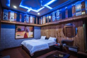 Postel nebo postele na pokoji v ubytování HOTEL DEVINE Inn