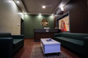 Posezení v ubytování HOTEL DEVINE Inn