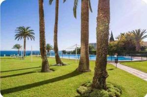 Bazén v ubytování EDEN Beach Apartment nebo v jeho okolí