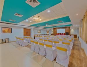 Posezení v ubytování Hotel Black Pearl Sangli