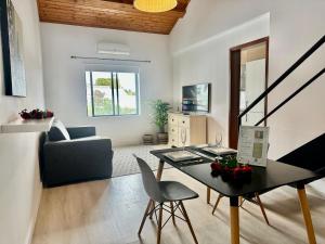 Χώρος καθιστικού στο Azores Pedra Apartaments H