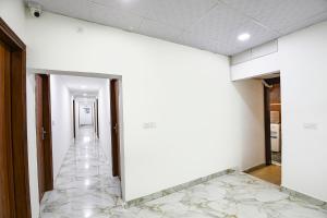 Foto sihtkohas New Delhi asuva majutusasutuse FabHotel Golden Key Inn Near Rajouri Garden galeriist