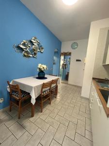 Zdjęcie z galerii obiektu LightBlue w mieście Marina di Massa