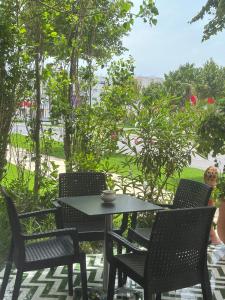 Jardí fora de Hotel Ryad Tetouan Aero