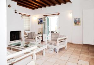 Μια τηλεόραση ή/και κέντρο ψυχαγωγίας στο Horizon Nest Mykonos Ornos!