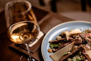 バールにあるBoutique Apartments Kulaのギャラリーの写真