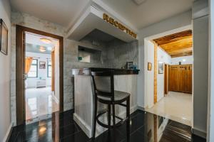 バールにあるBoutique Apartments Kulaのギャラリーの写真