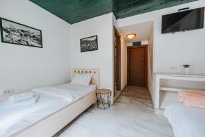 バールにあるBoutique Apartments Kulaのギャラリーの写真