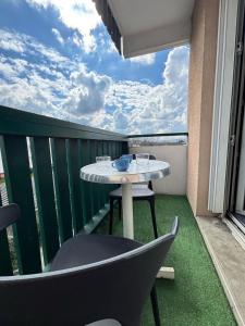 Balkón nebo terasa v ubytování Petit cocon avec terrasse + 11 fotografií