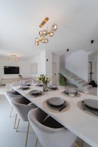 TV a/nebo společenská místnost v ubytování NEW 2025 Villa Nikante