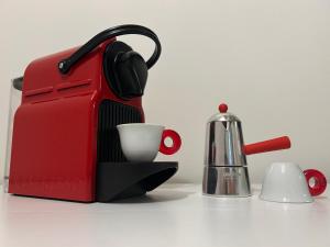 レーヴィコ・テルメにあるFLO Homestayの赤トースター