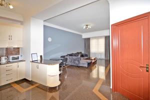 Χώρος καθιστικού στο Modern apartment for rent in Buzand Street BU944