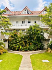 Κήπος έξω από το Luxury Waterfront Villa Jamaica +22 φωτογραφίες