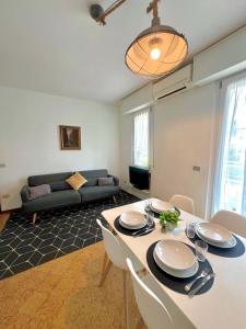 Гостиная зона в Welcome Traveller Laurence Garden Apartments +54 фотографии