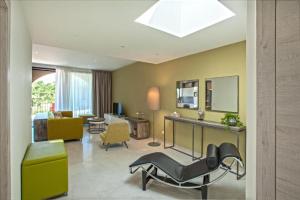 Μια τηλεόραση ή/και κέντρο ψυχαγωγίας στο Appartement E RONDINELLE 3