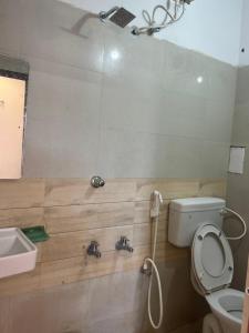 Bagno di Vadamalai Nest near Bus Stand