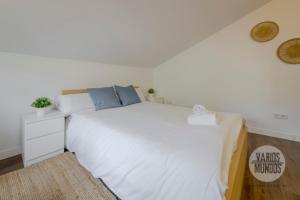 Postel nebo postele na pokoji v ubytování Altura en Madrid para 3, Carretas 25