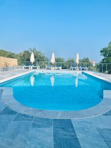 Hồ bơi trong/gần Apartments Wild Beauty - Krimovica
