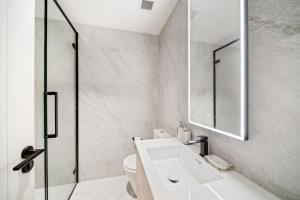Ένα μπάνιο στο Allure 402 home