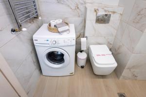 Koupelna v ubytování Kallikratia Suites 1