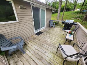 Gallery image of little cozy house in a village in Mountain Dale +26 photos