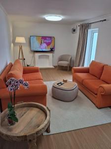 Khu vực ghế ngồi tại The Blue Cottage