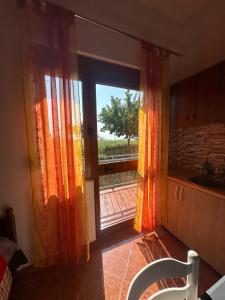 Gallery image of Casa Verde Apartment for Rent in Karpen +37 photos