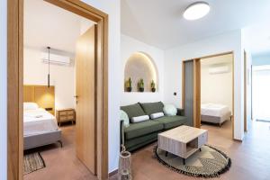 Giường trong phòng chung tại Infinity Premium - Villa Olivia +28 ảnh