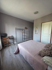 Posteľ alebo postele v izbe v ubytovaní Chez Kahina ancien hôtel Robert