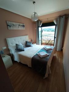 Imagine din galeria proprietății Apartamento Spa Playa de las Catedrales în Barreiros