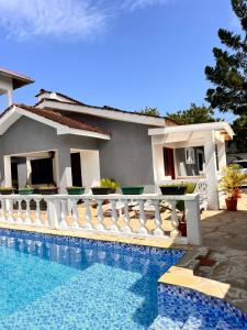 Bazén v ubytování Honeydream Villa nebo v jeho okolí