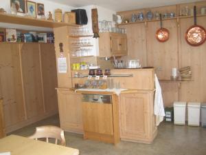 Kuchyň nebo kuchyňský kout v ubytování Gästehaus Lackner + 37 fotografií