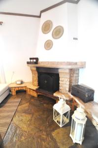 Palm Nest Villa with private pool in Chalkidiki的休息区