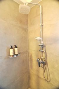 Palm Nest Villa with private pool in Chalkidiki的一间浴室
