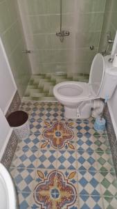 Bilik mandi di Riad Nostalgie of Tetouan
