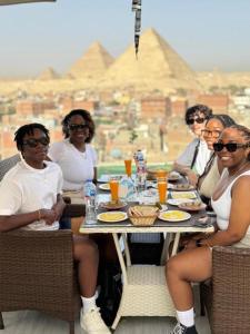 Hosté ubytování Karma Pyramids View Hotel