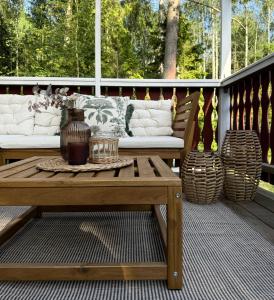 Balkón nebo terasa v ubytování Off-grid Swedish Cabin