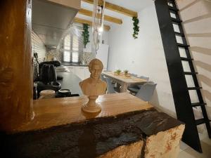 Φωτογραφία από το άλμπουμ του Windy Inns ( Maistros I ) σε Vouyiáton