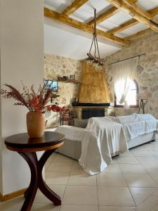 Μια τηλεόραση ή/και κέντρο ψυχαγωγίας στο Windy Inns ( Maistros I )