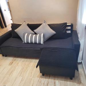 Ruang duduk di Cozy Studio in Casablanca ( 1.1 km from Casavoyageurs station )