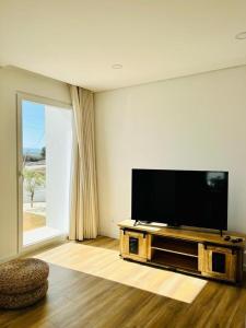 Μια τηλεόραση ή/και κέντρο ψυχαγωγίας στο Maison de Sable - Possanco