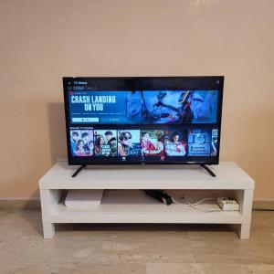 Μια τηλεόραση ή/και κέντρο ψυχαγωγίας στο Herb studio in Casablanca (800 m from Casavoyageurs station)