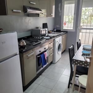 Η κουζίνα ή μικρή κουζίνα στο Herb studio in Casablanca (800 m from Casavoyageurs station)
