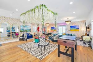 Χώρος καθιστικού στο G- Luxe NoHo Family Home near Universal 15m and Hollywood 10m +32 φωτογραφίες