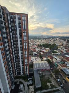 Nespecifikovaný výhled na destinaci El Rodeo nebo výhled na město při pohledu z apartmánu