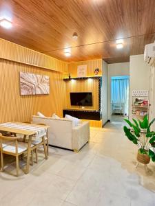 Χώρος καθιστικού στο 2BR Unit with Balcony at Verdon Parc, Ecoland Davao City +47 φωτογραφίες