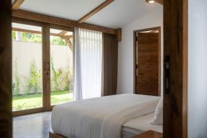 Postel nebo postele na pokoji v ubytování Brand NEW First guest deal with Private Pool