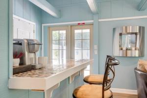 Φωτογραφία από το άλμπουμ του 4 Mi to Downtown Chattanooga Vibrant Studio σε Τσαττανούγκα