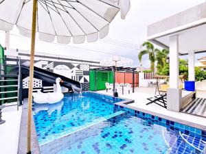 Bazén v ubytování PPFirst Pool Villa nebo v jeho okolí